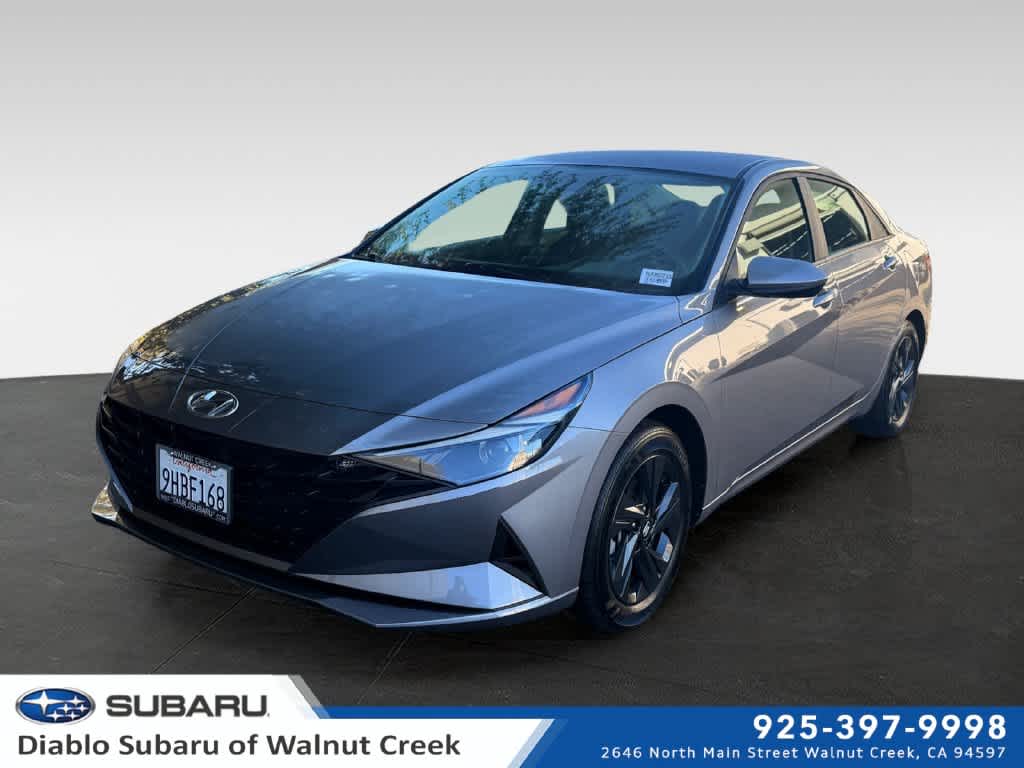 2023 Hyundai Elantra SEL FWD photo