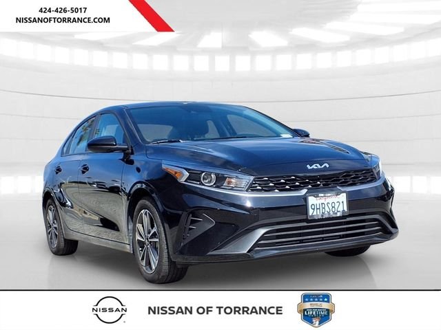 2023 Kia Forte LXS FWD photo