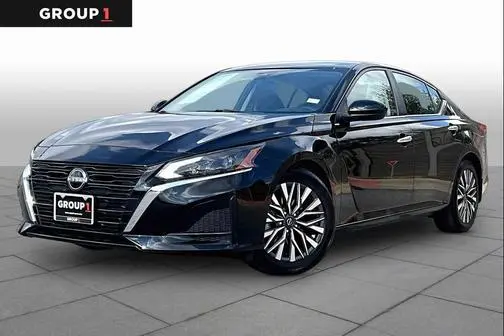 2023 Nissan Altima 2.5 SV FWD photo