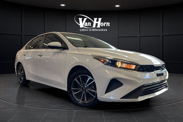 2023 Kia Forte LXS FWD photo