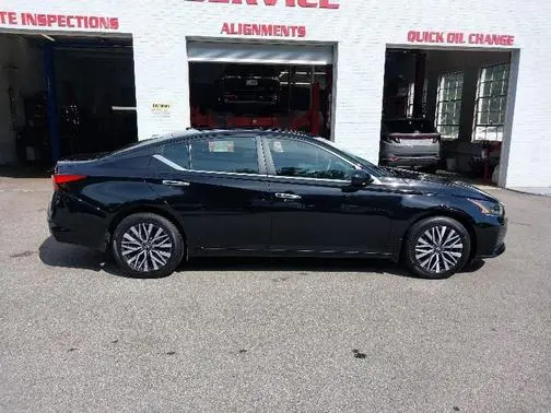 2023 Nissan Altima 2.5 SV AWD photo
