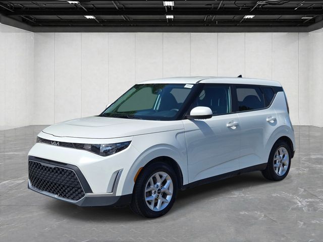 2023 Kia Soul LX FWD photo