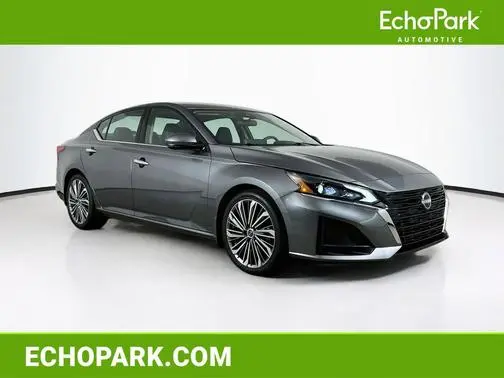 2023 Nissan Altima 2.5 SL FWD photo