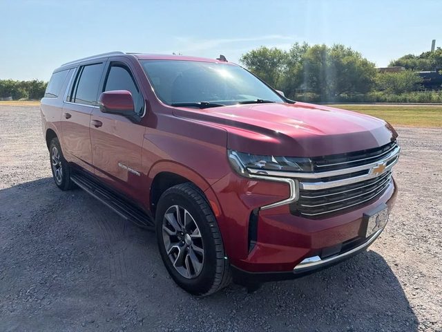 2023 Chevrolet Suburban LT 4WD photo