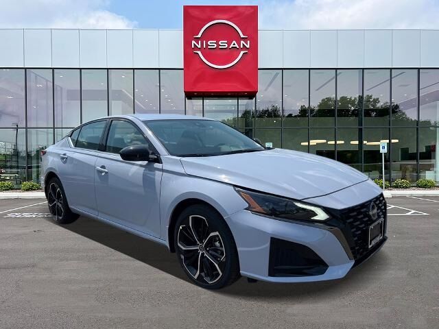 2023 Nissan Altima 2.5 SR AWD photo