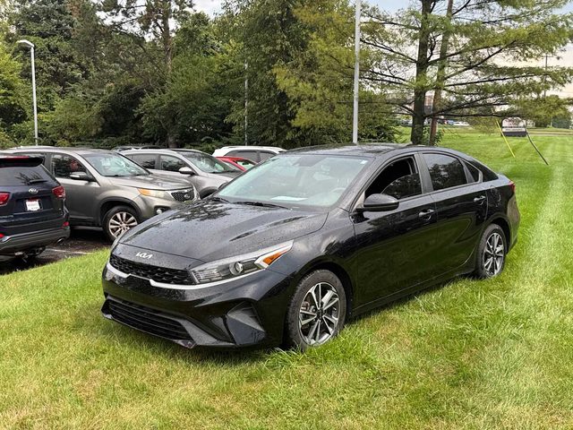 2023 Kia Forte LXS FWD photo