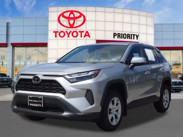 2023 Toyota RAV4 LE AWD photo