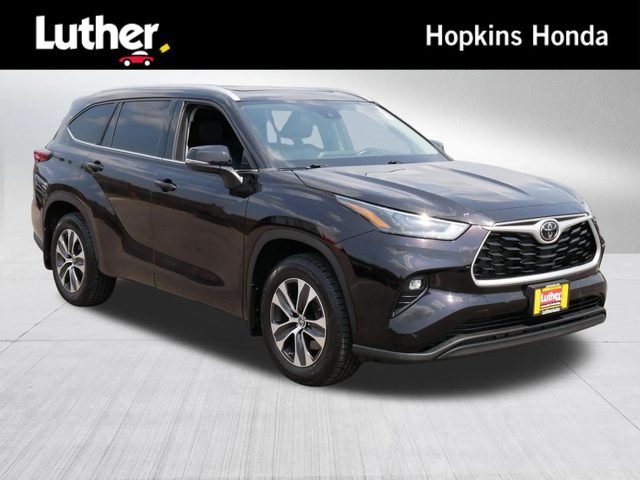2022 Toyota Highlander XLE AWD photo