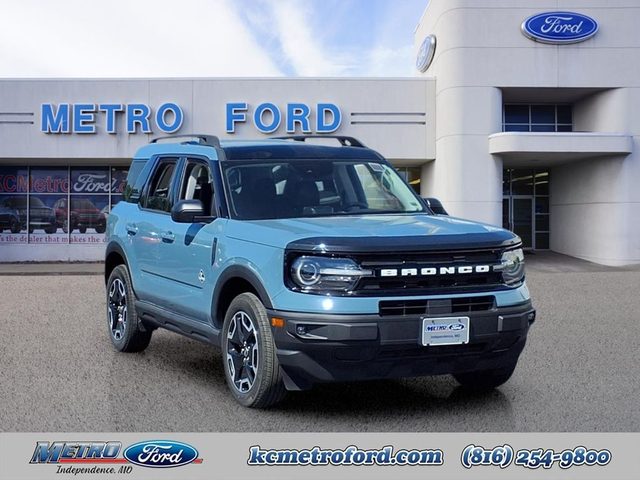 2023 Ford Bronco Sport Outer Banks 4WD photo
