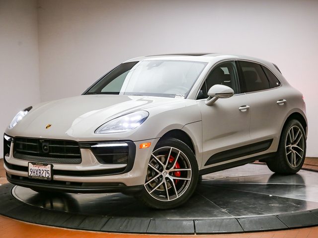 2023 Porsche Macan S AWD photo