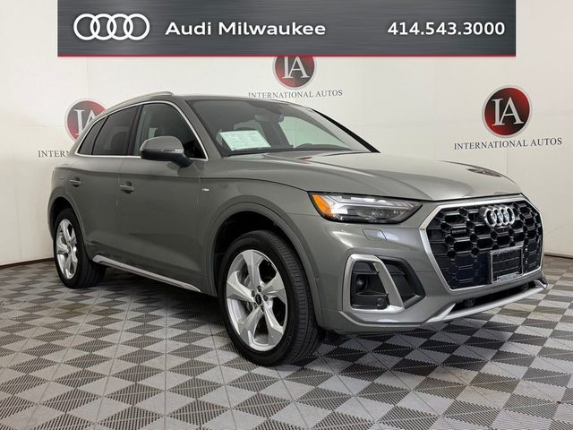 2023 Audi Q5 S line Prestige AWD photo