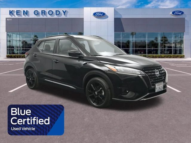 2023 Nissan Kicks SR FWD photo