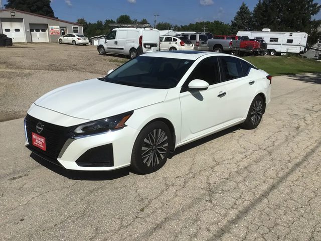 2023 Nissan Altima 2.5 SV FWD photo