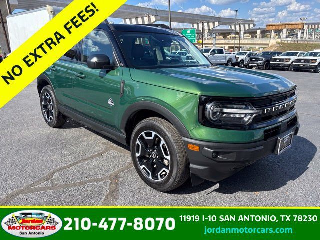 2023 Ford Bronco Sport Outer Banks 4WD photo