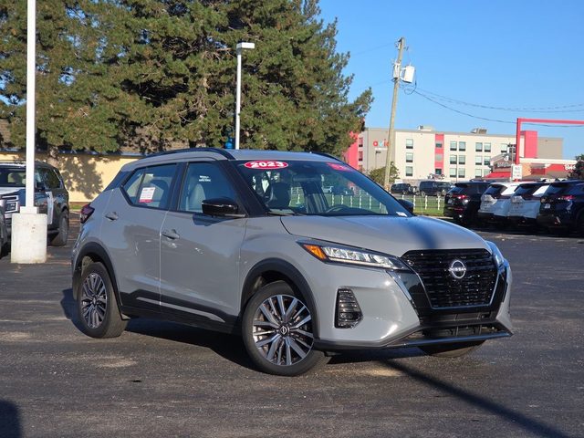 2023 Nissan Kicks SR FWD photo