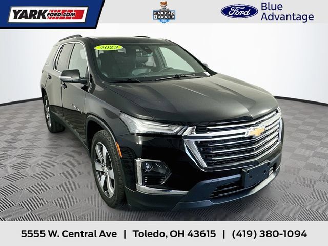 2023 Chevrolet Traverse LT Leather AWD photo