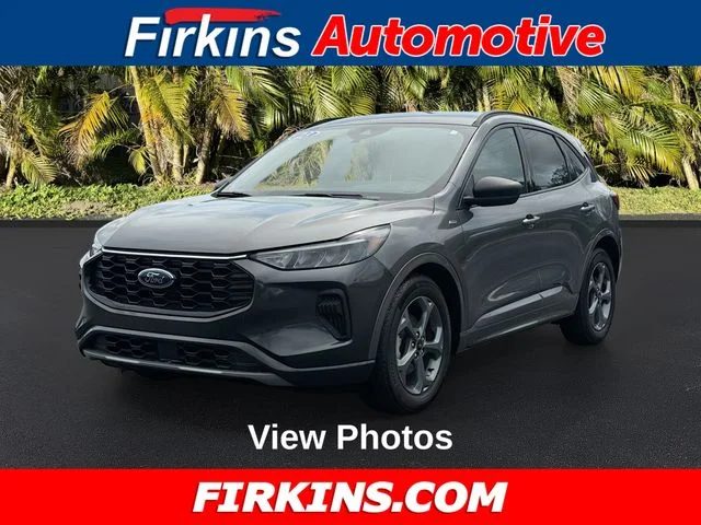 2023 Ford Escape ST-Line FWD photo