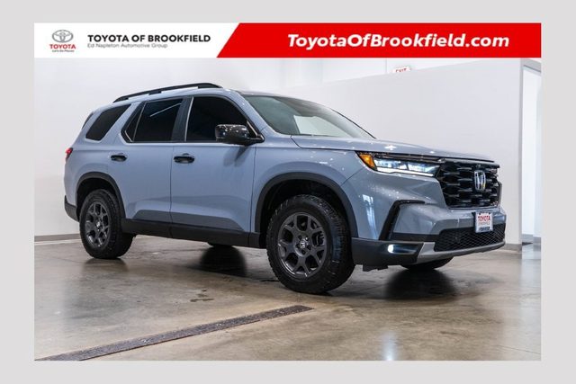 2023 Honda Pilot TrailSport AWD photo