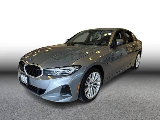 2023 BMW 3 Series 330e RWD photo