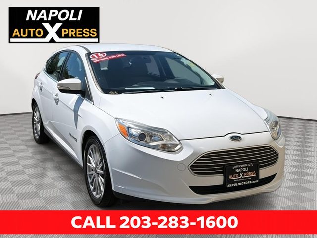 2016 Ford Focus FWD photo