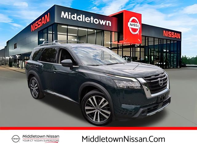 2023 Nissan Pathfinder Platinum 4WD photo