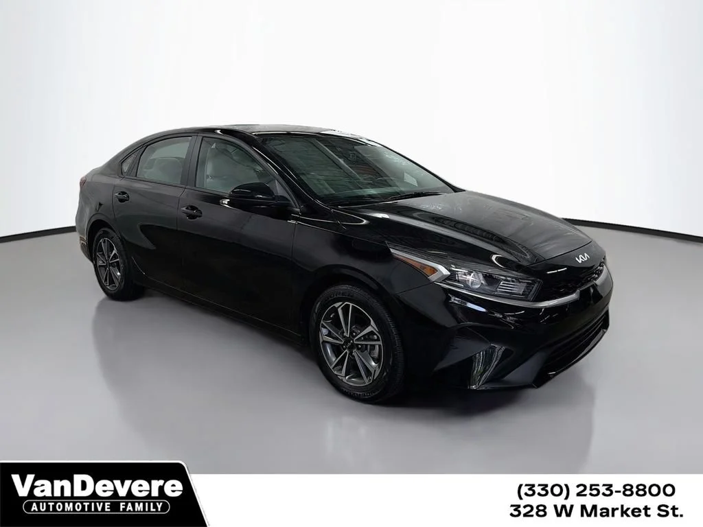 2023 Kia Forte LXS FWD photo