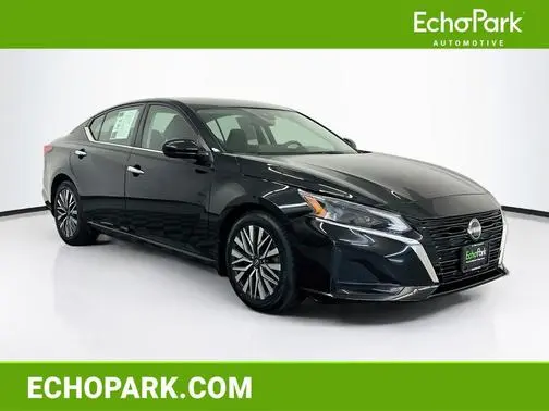 2023 Nissan Altima 2.5 SV FWD photo