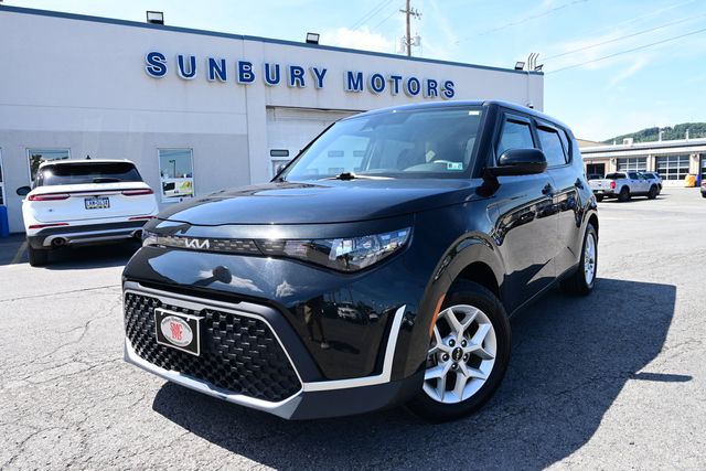 2023 Kia Soul LX FWD photo