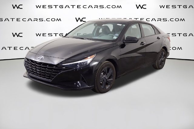 2023 Hyundai Elantra SEL FWD photo