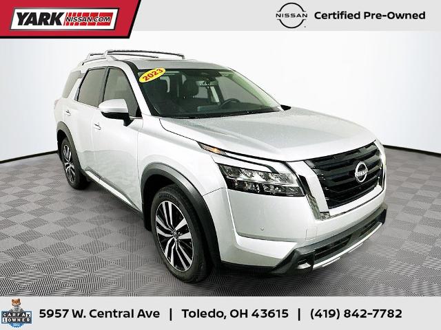2023 Nissan Pathfinder Platinum 4WD photo