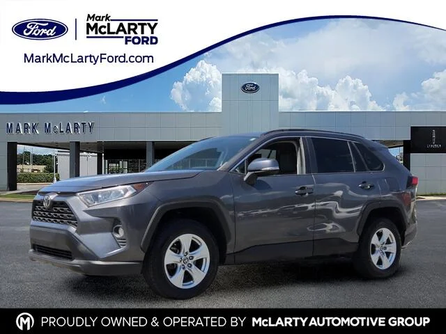 2021 Toyota RAV4 XLE FWD photo