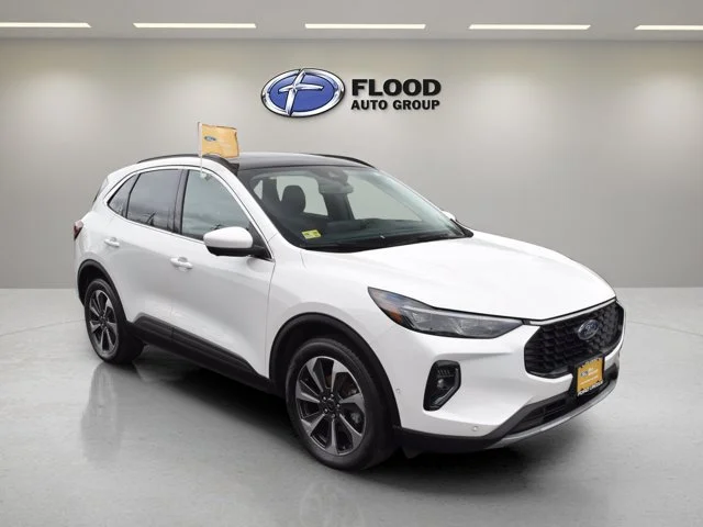 2023 Ford Escape Platinum AWD photo