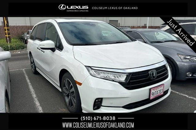 2023 Honda Odyssey Touring FWD photo