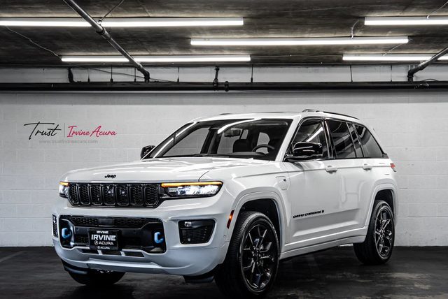 2023 Jeep Grand Cherokee 30th Anniversary 4WD photo