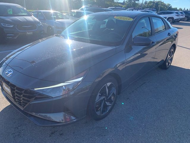2023 Hyundai Elantra SEL FWD photo