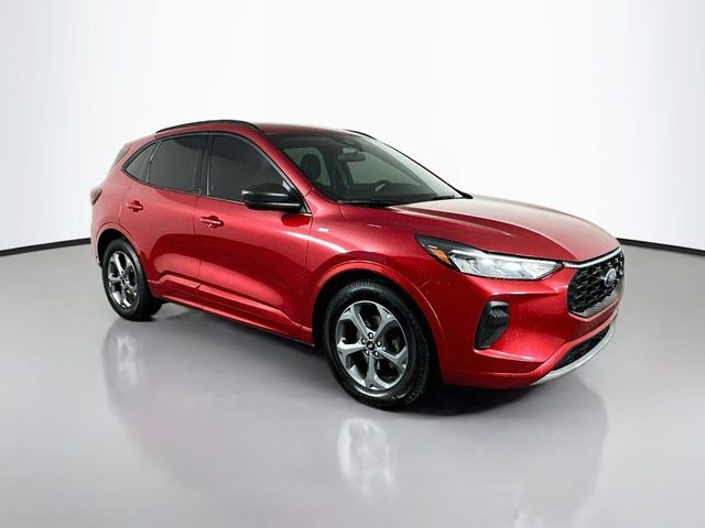 2023 Ford Escape ST-Line FWD photo