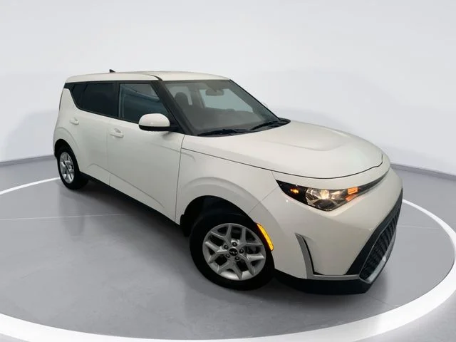 2023 Kia Soul LX FWD photo