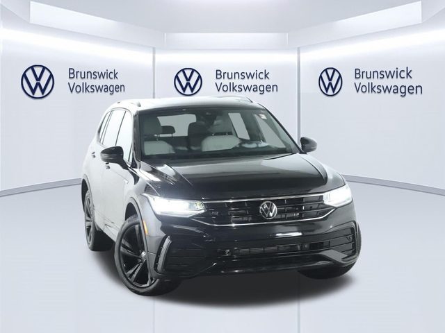 2023 Volkswagen Tiguan SE R-Line Black AWD photo