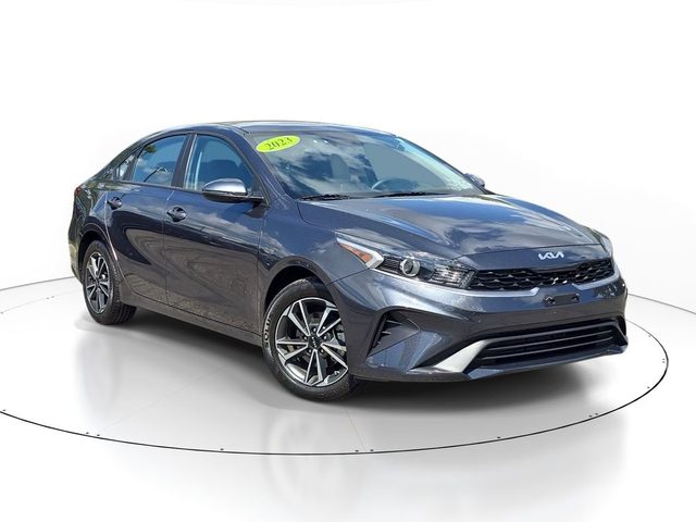 2023 Kia Forte LXS FWD photo