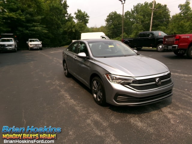 2023 Volkswagen Jetta SE FWD photo