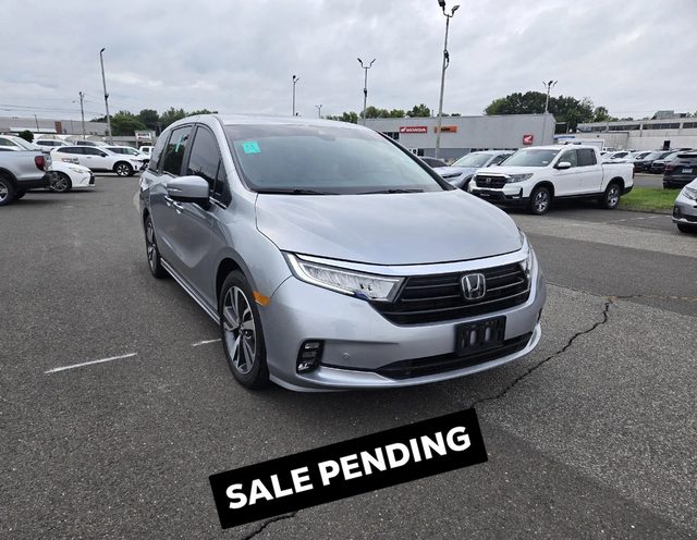 2023 Honda Odyssey Touring FWD photo