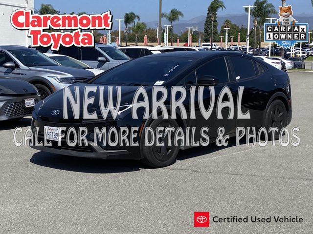 2023 Toyota Prius LE FWD photo