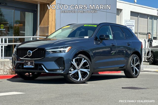 2023 Volvo XC60 Ultimate Dark Theme FWD photo