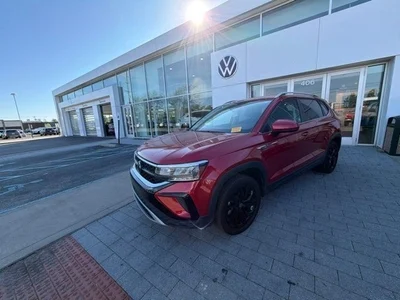 2023 Volkswagen Taos SE FWD photo