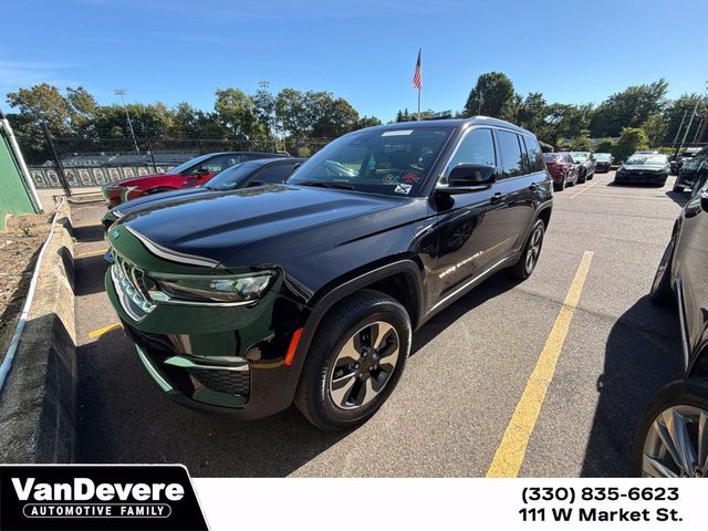 2023 Jeep Grand Cherokee 4WD photo