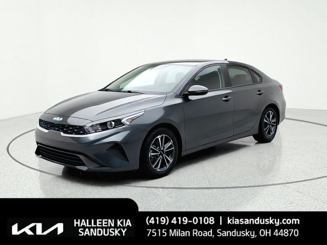 2023 Kia Forte LXS FWD photo