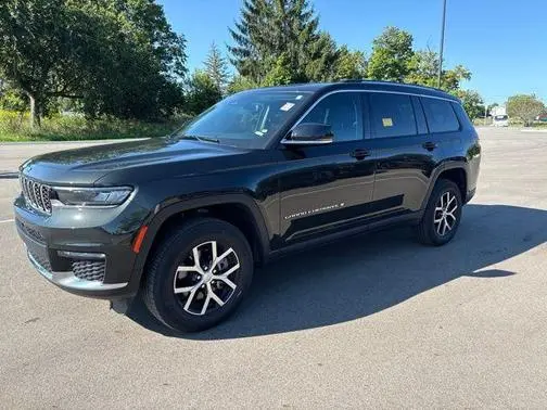 2023 Jeep Grand Cherokee L Limited 4WD photo