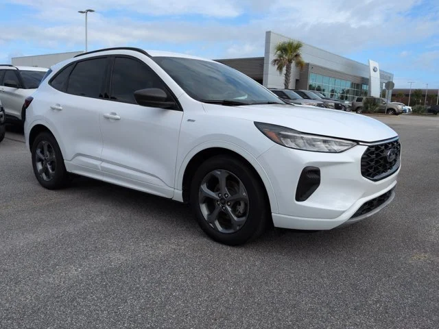 2023 Ford Escape ST-Line FWD photo