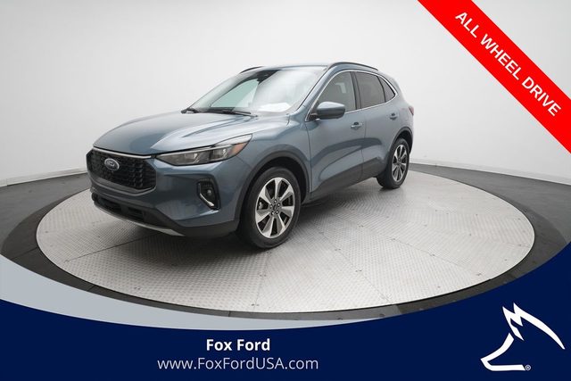 2023 Ford Escape Platinum AWD photo