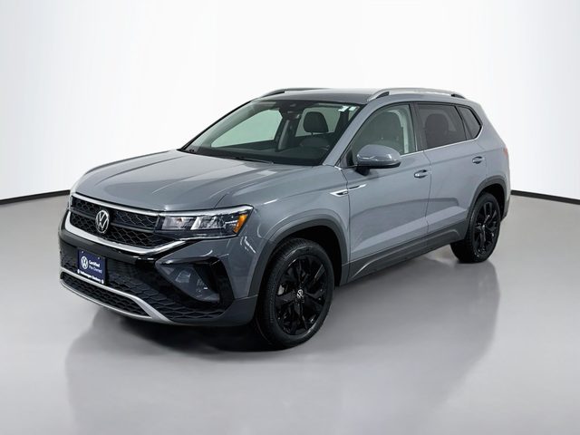 2023 Volkswagen Taos SE FWD photo